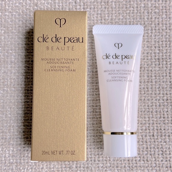 NWT Cle de Peau | Softening Cleansing Foam - Travel Size (20 ml) - Picture 2 of 3